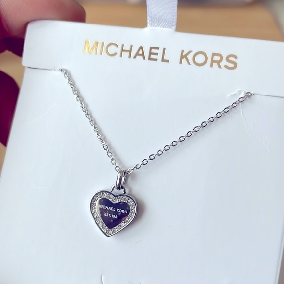 Brand New Michael Kors Heritage Hearts Silver Tone Steel 16” + 2” Necklace - Picture 2 of 9